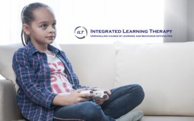 A vicious circle between screen time and emotional problems?